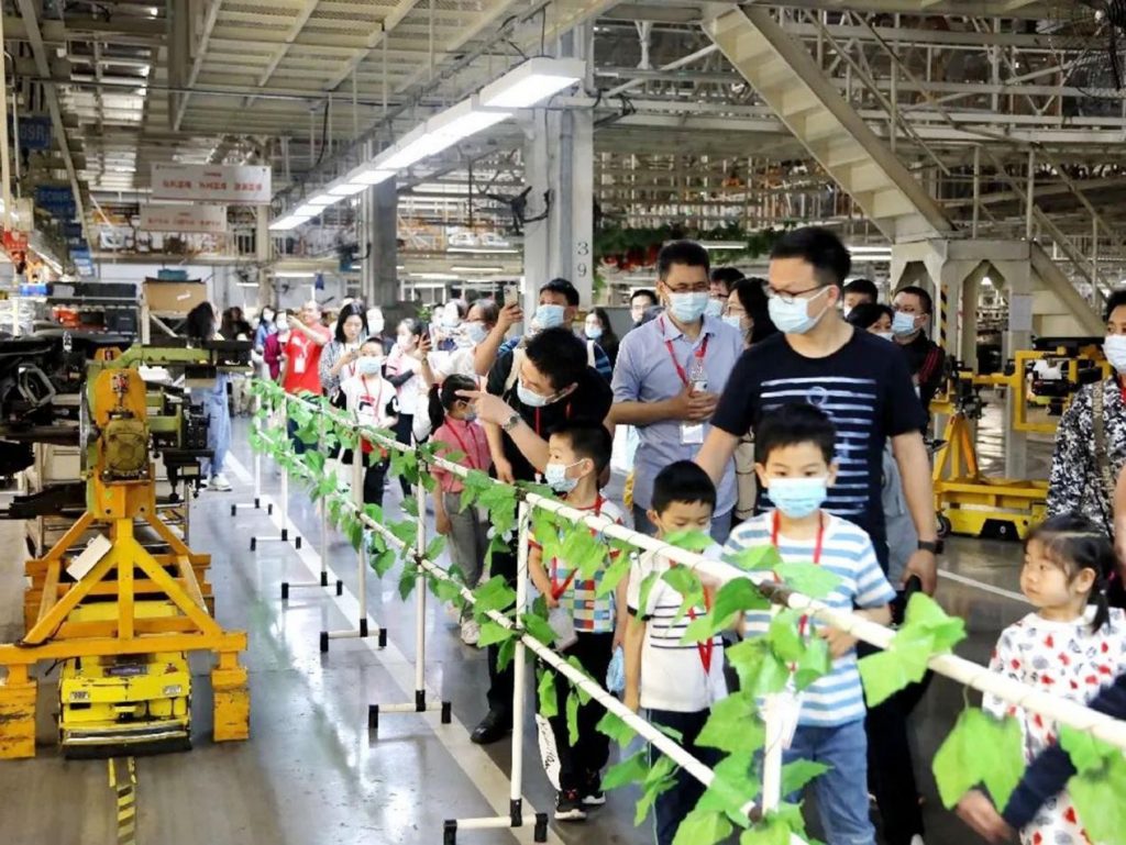 走进东风汽车，感受现代汽车科技魅力