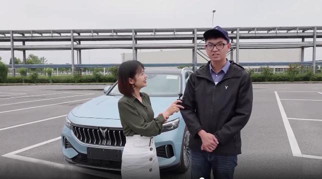 “岚图云开放日”以线上直播的方式向数万名网友展示造车“新势力”的风采