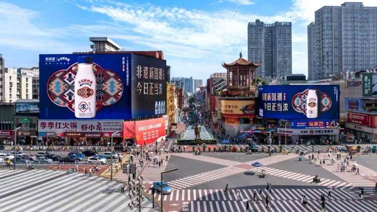 城市街道与高楼大厦

AI 生成的内容可能不正确。