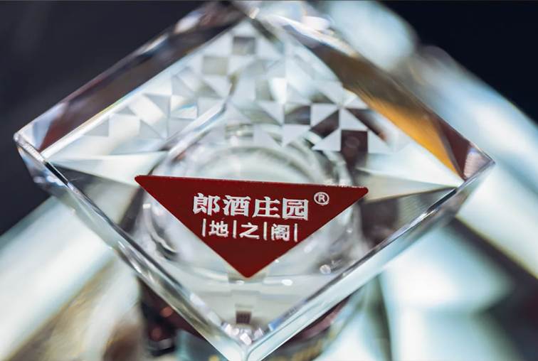 图片包含 室内, 桌子, 小, 托盘
AI 生成的内容可能不正确。